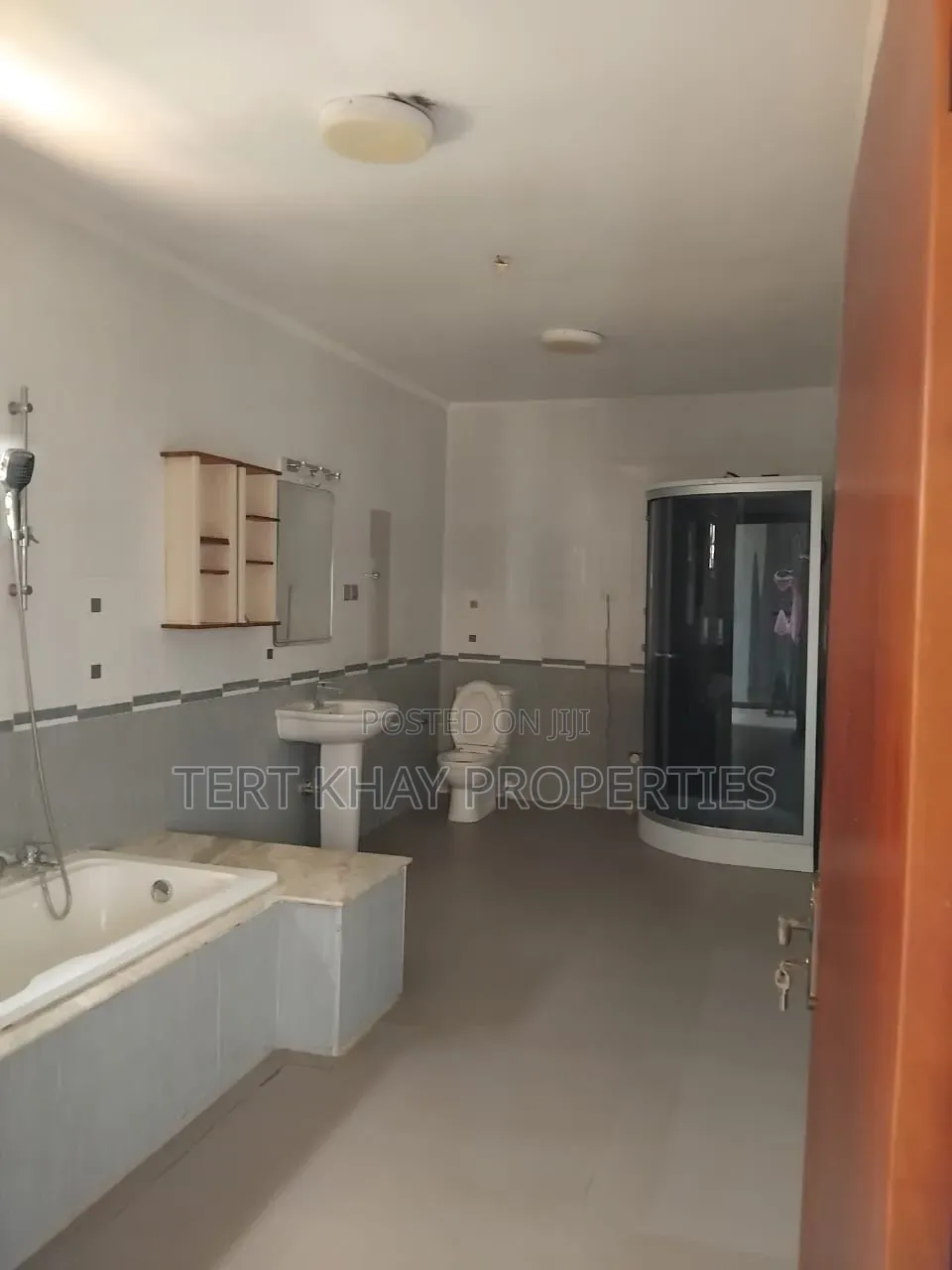 7bdrm House in Au Village, US Embassy Area for rent