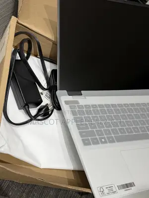 New Laptop Dell 16 Premium 8GB Intel Core 5 SSD 512GB
