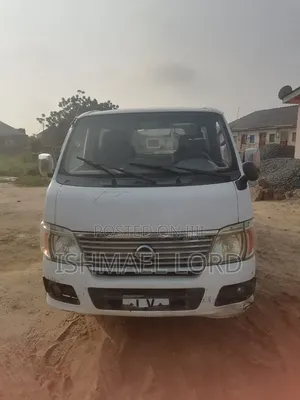 Nissan Caravan (Urvan) 2015 White
