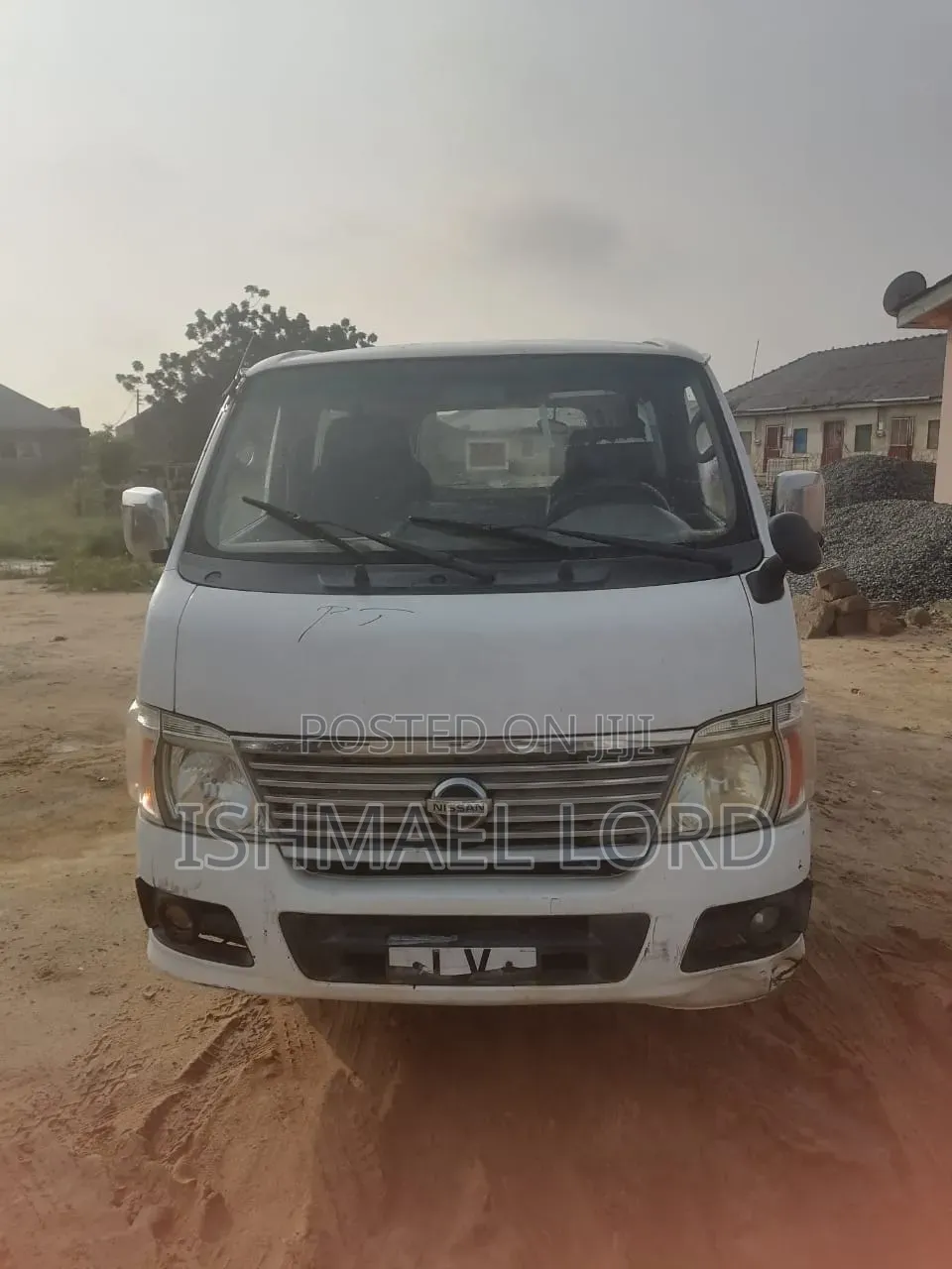Nissan Caravan (Urvan) 2015 White
