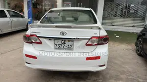 Toyota Corolla LE 4dr Sedan (1.8L 4cyl 4A) 2013 White