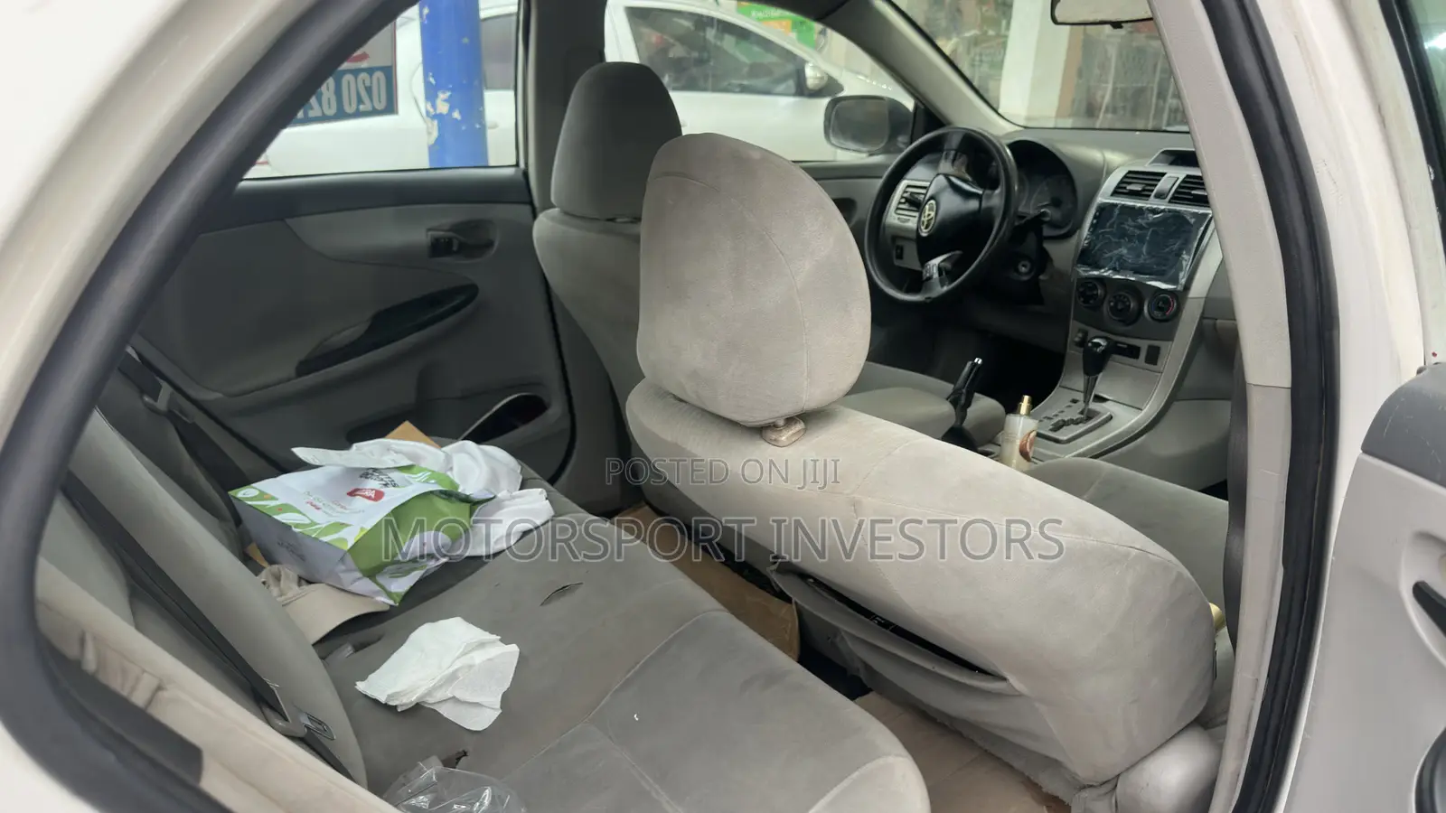 Toyota Corolla LE 4dr Sedan (1.8L 4cyl 4A) 2013 White