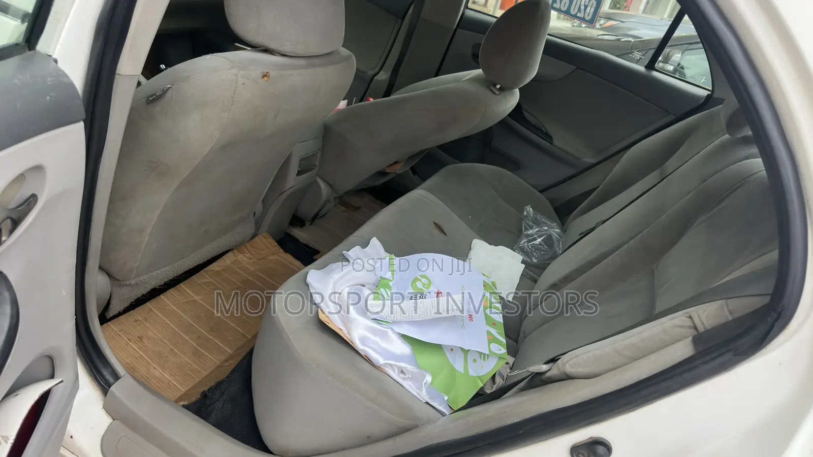Toyota Corolla LE 4dr Sedan (1.8L 4cyl 4A) 2013 White