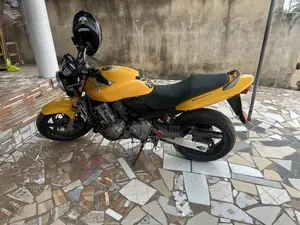 Honda Hornet 2000 Yellow