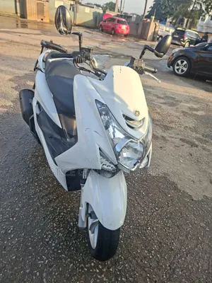 Yamaha Majesty 2022 White