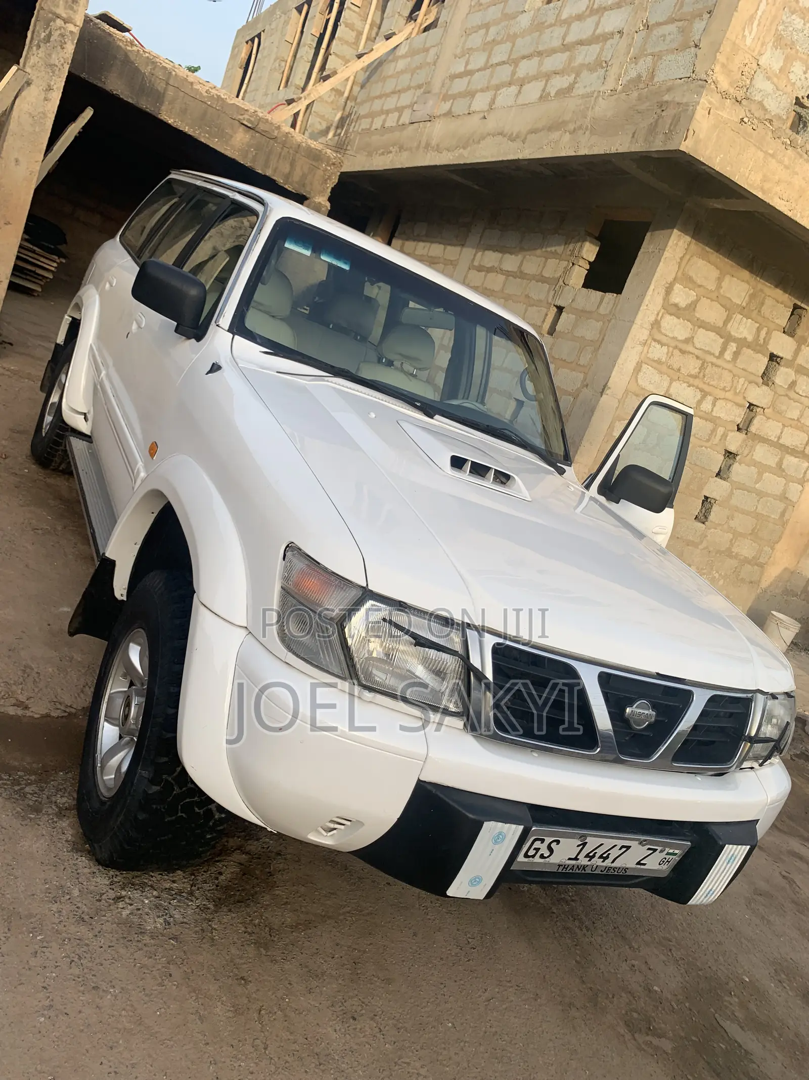 Nissan Patrol 2000 White