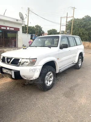 Nissan Patrol 2000 White