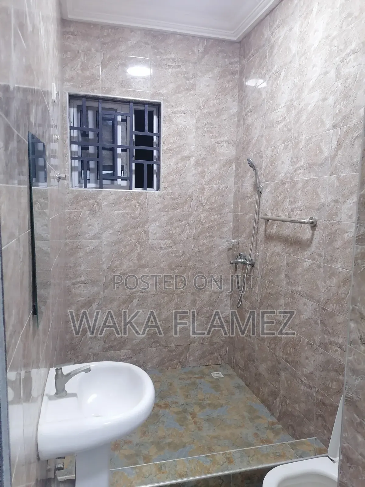 1bdrm Apartment in Stadium Roadside, Amasaman for rent