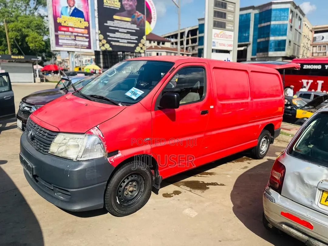 Toyota HiAce 2008 Red