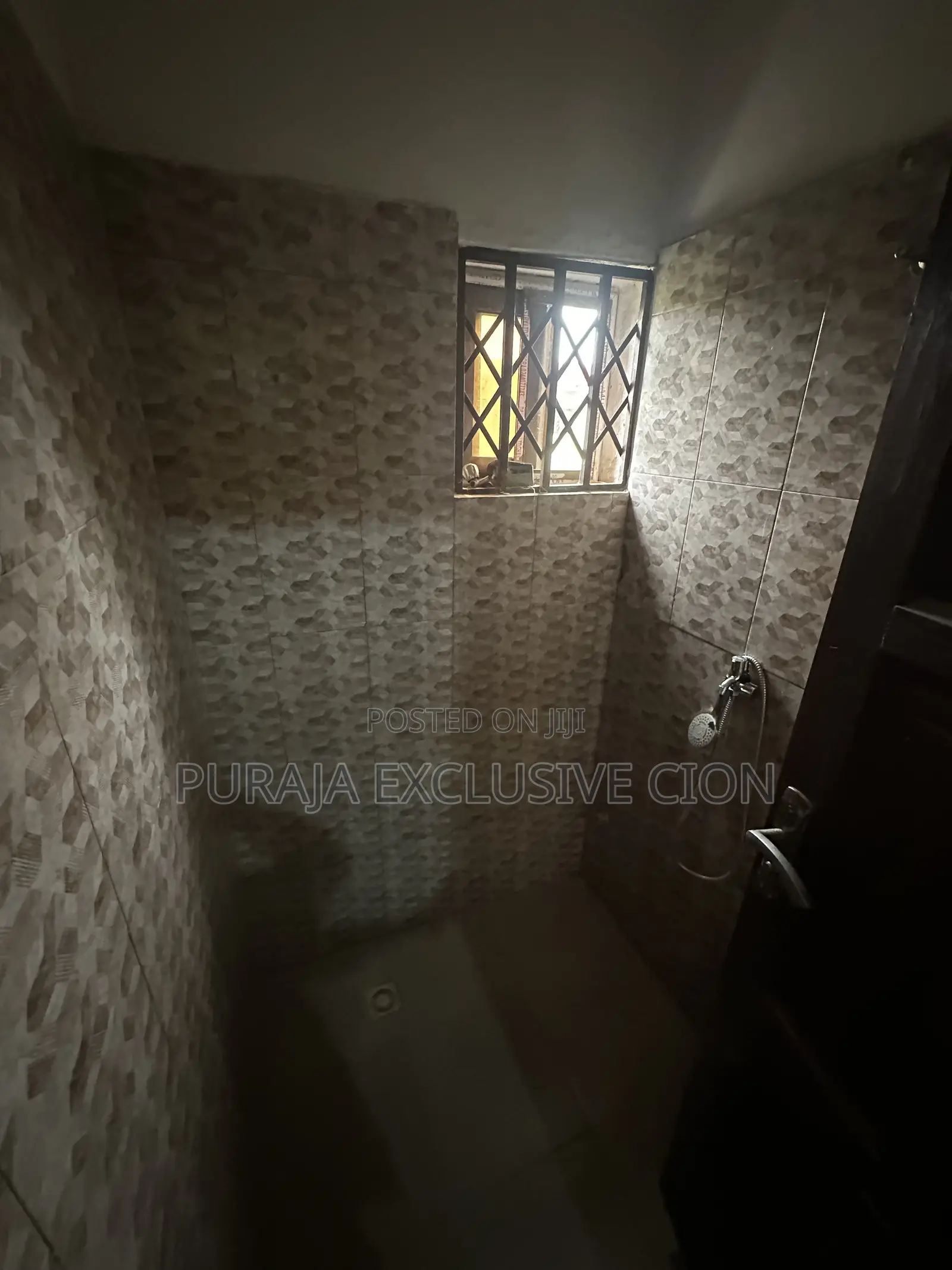 2bdrm Room & Parlour in Choice, Weija, Old Barrier for rent
