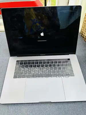Laptop Apple MacBook Pro 2017 16GB Intel Core i7 SSD 256GB