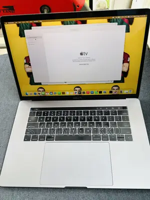 Laptop Apple MacBook Pro 2017 16GB Intel Core i7 SSD 256GB