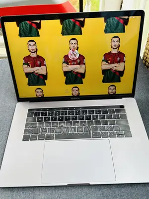 Laptop Apple MacBook Pro 2017 16GB Intel Core i7 SSD 256GB