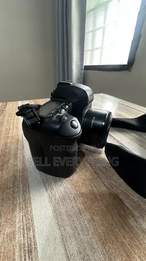 Canon EOS 5D Mark II DSLR Camera + Canon EF 50mm F/1.8 STM Lens