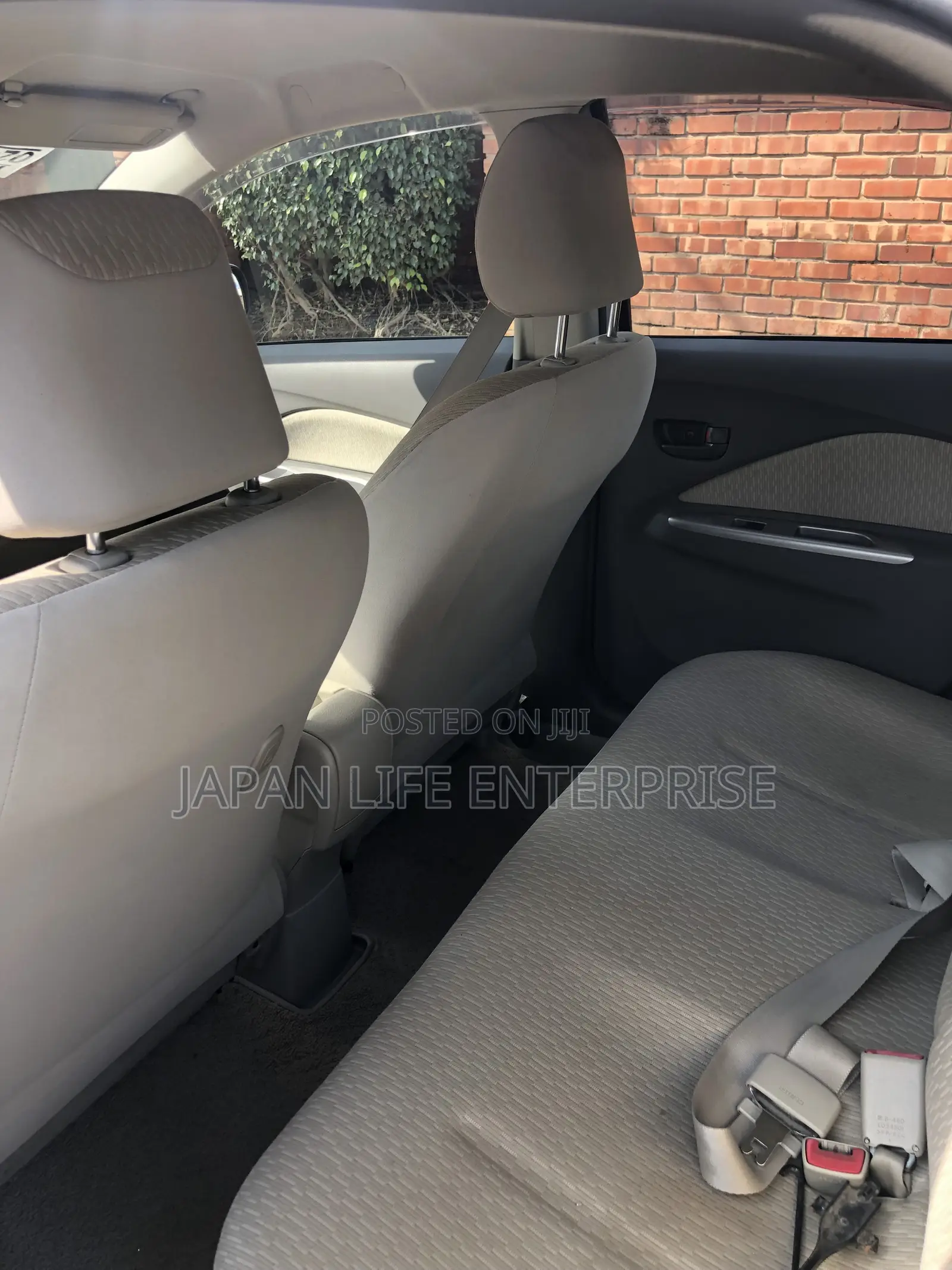Toyota Belta 2010 Silver