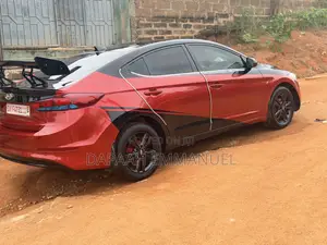 Hyundai Elantra Sport Sedan FWD (1.6L 4cyl 6M) 2017 Red