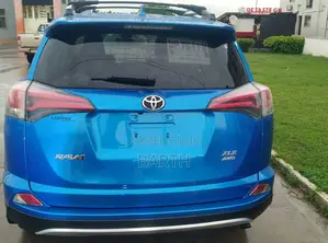 Toyota RAV4 XLE 4dr SUV AWD (2.5L 4cyl 6A) 2018 Blue