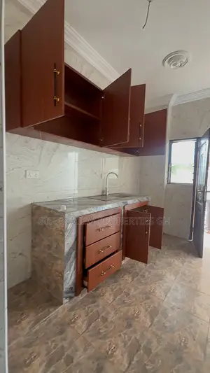 2bdrm Apartment in West Hills Mall Area for rent