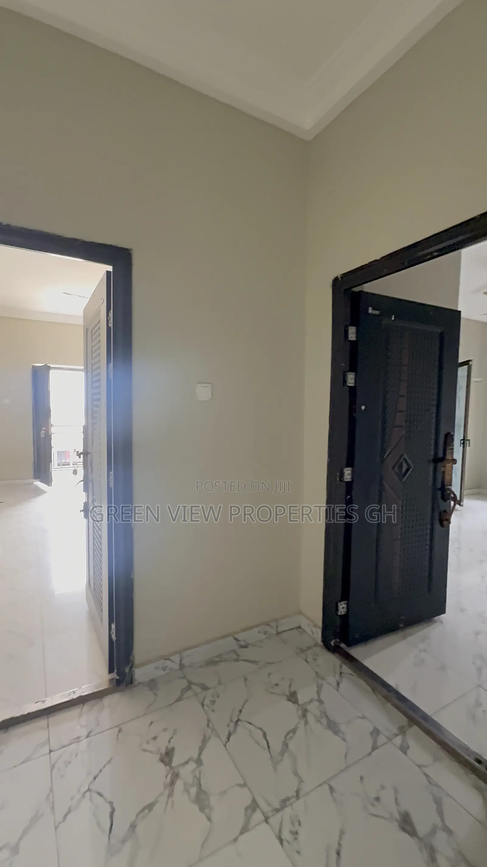 2bdrm Apartment in West Hills Mall Area for rent