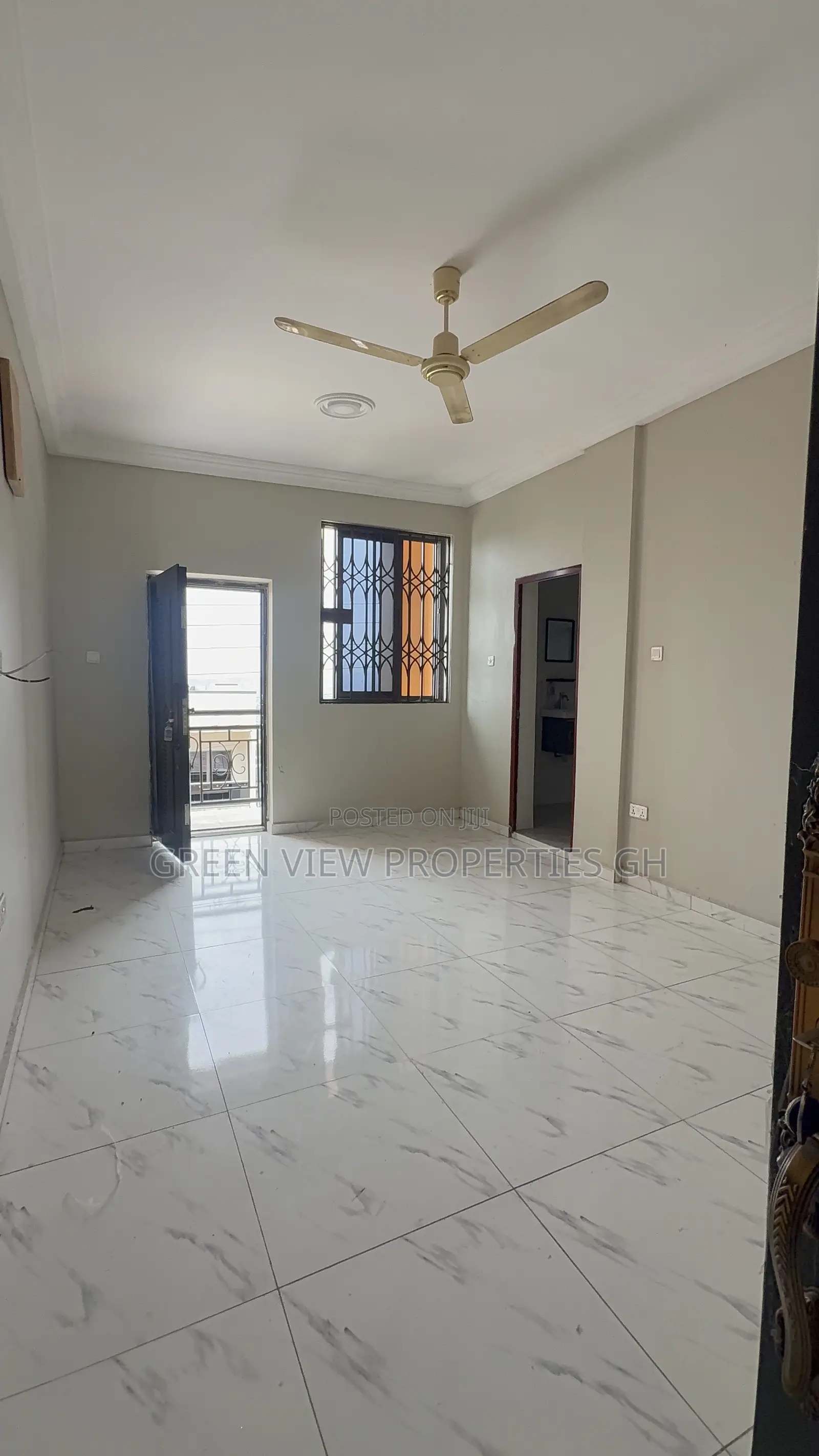 2bdrm Apartment in West Hills Mall Area for rent