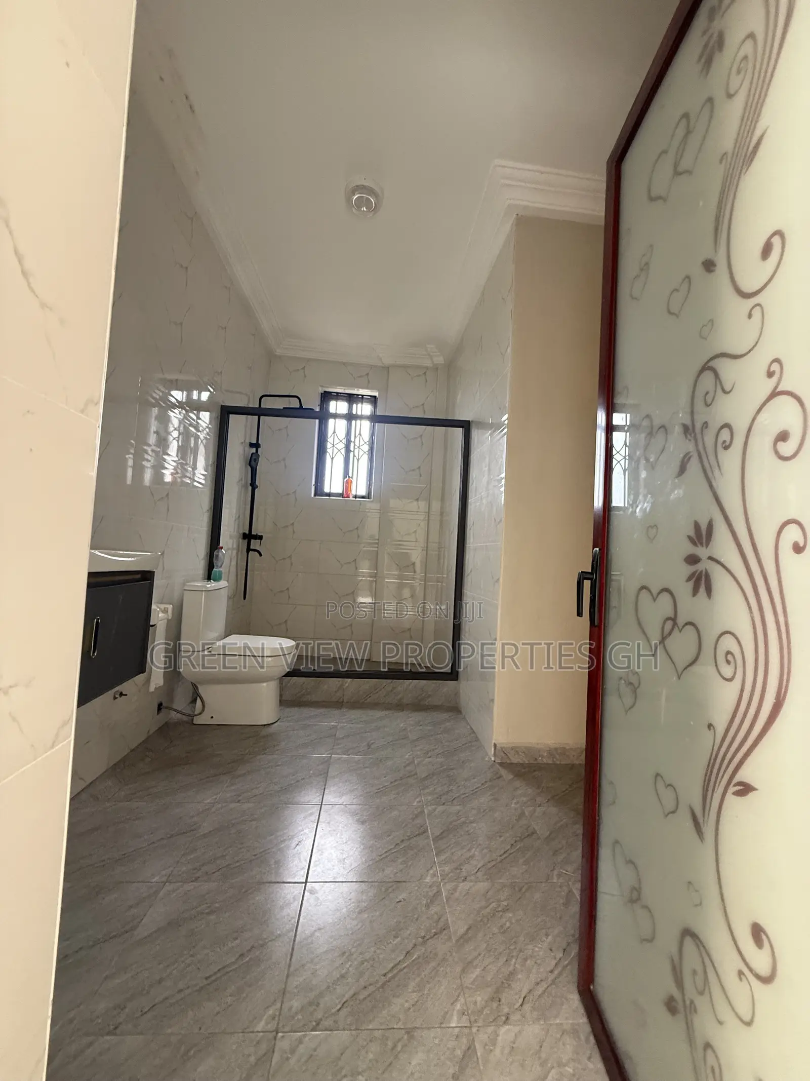 2bdrm Apartment in West Hills Mall Area for rent
