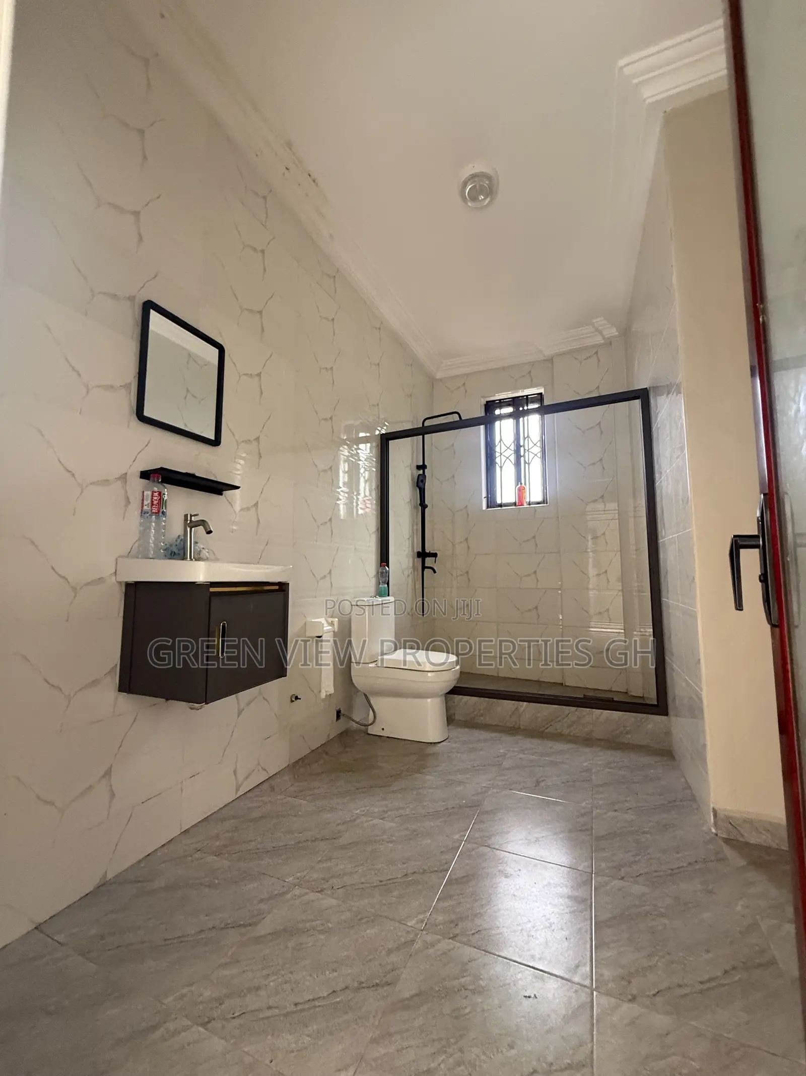 2bdrm Apartment in West Hills Mall Area for rent
