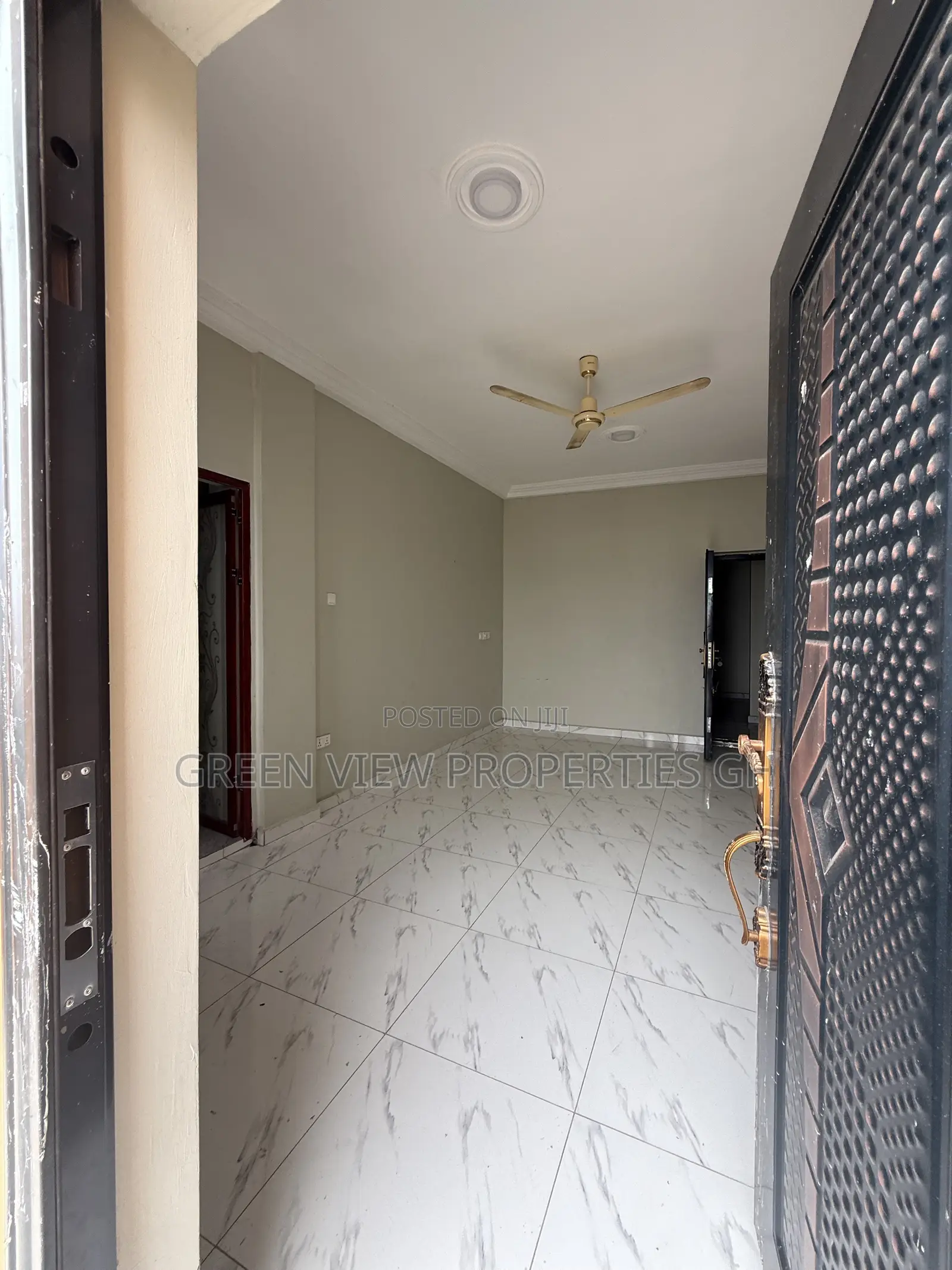 2bdrm Apartment in West Hills Mall Area for rent