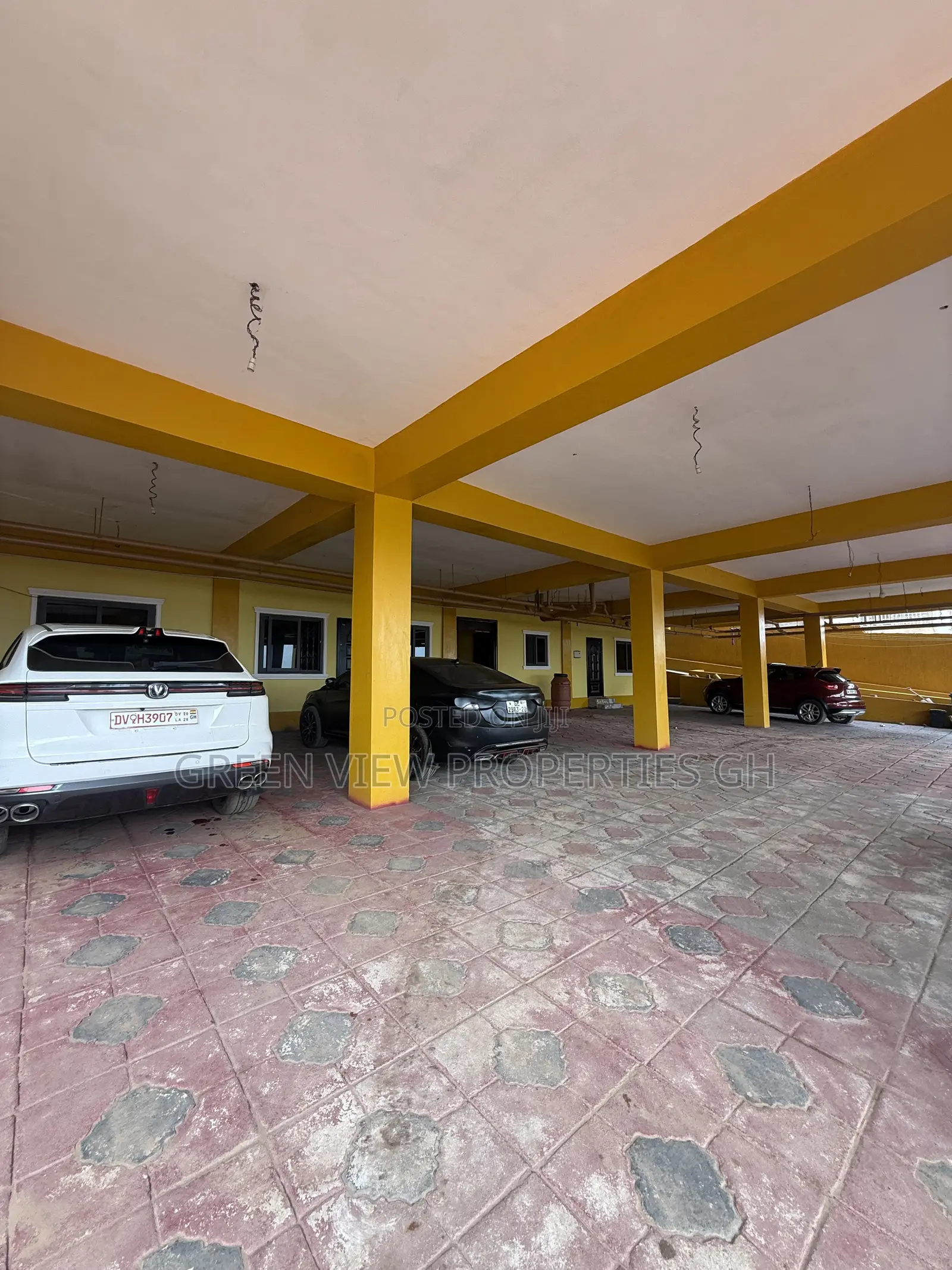 2bdrm Apartment in West Hills Mall Area for rent