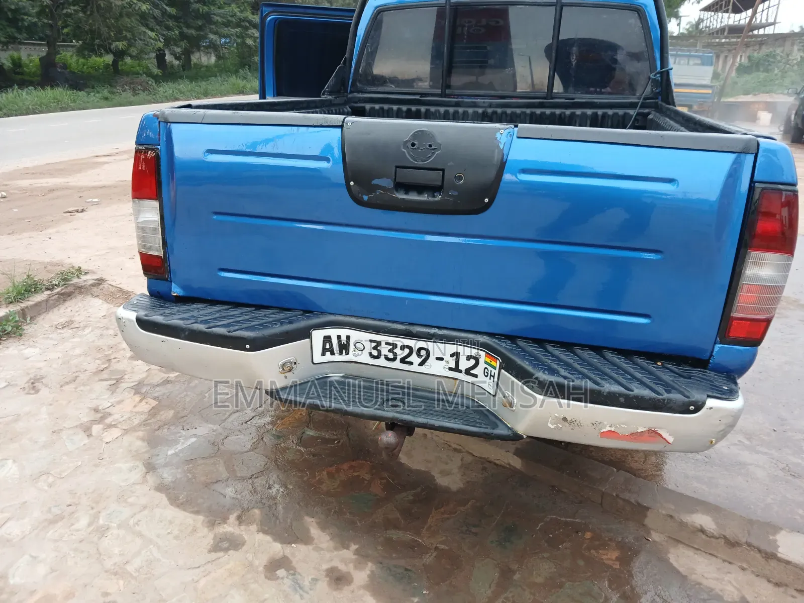 Nissan Hardbody 2012 Blue