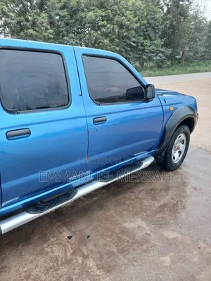 Nissan Hardbody 2012 Blue