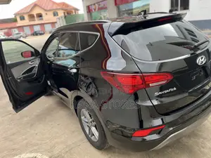 Hyundai Santa Fe SE AWD 2018 Black