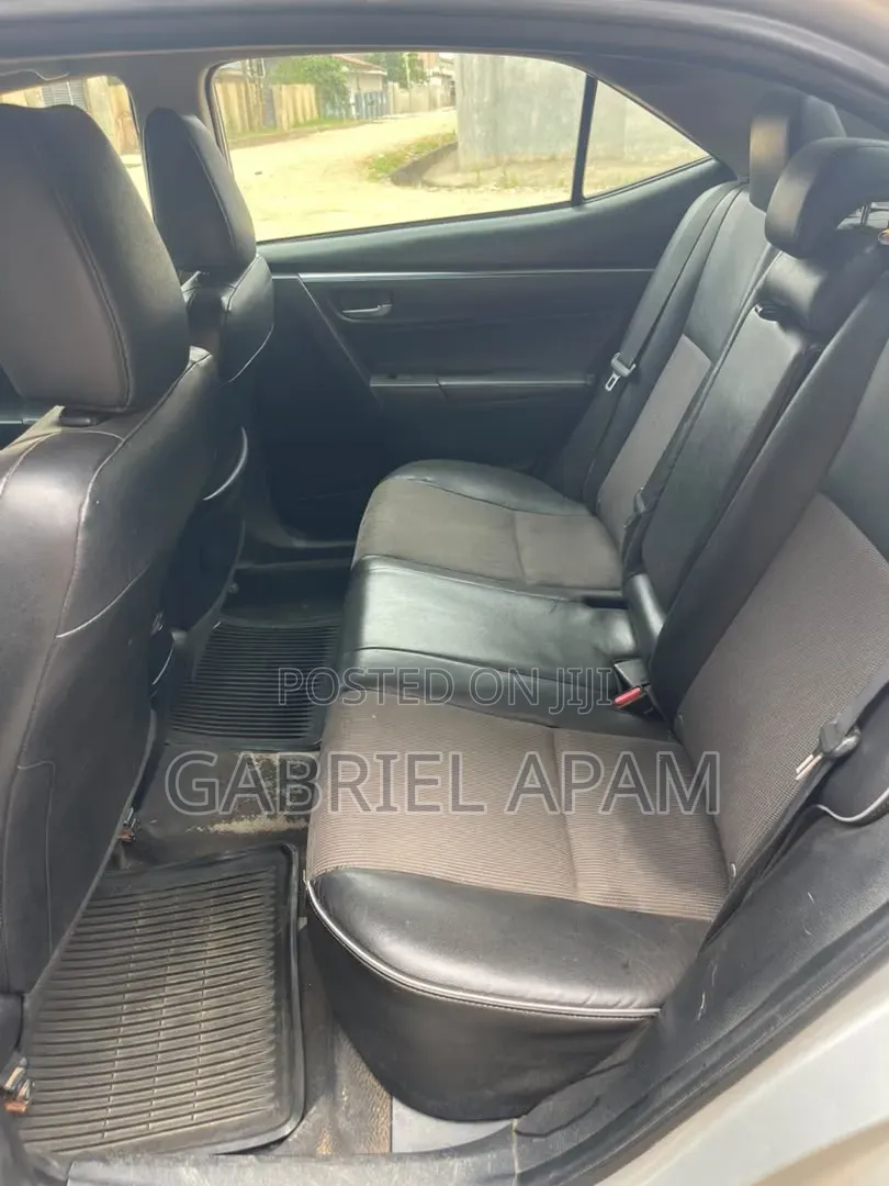 Toyota Corolla 2016 Silver