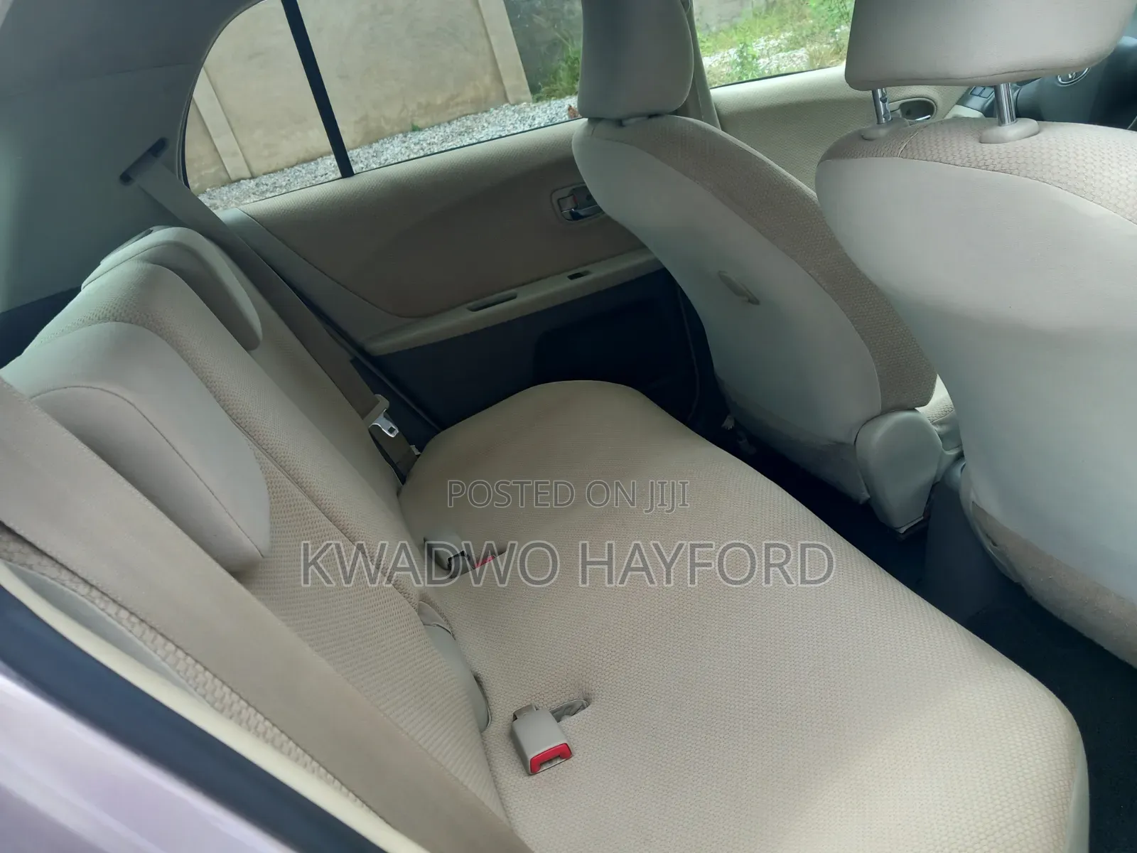 Toyota Vitz 2010 Silver