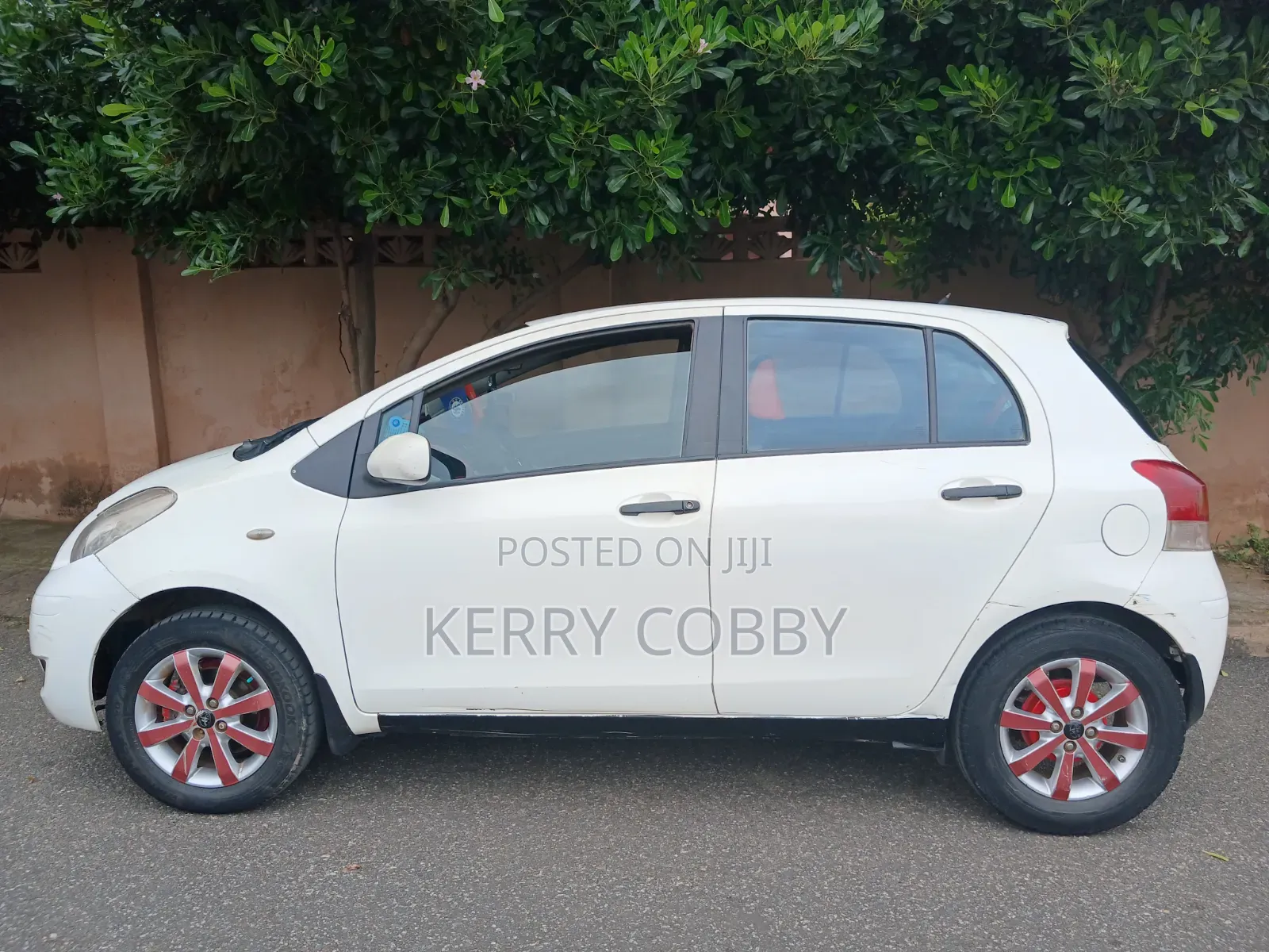 Toyota Yaris 2012 White