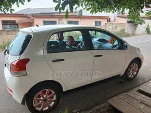 Toyota Yaris 2012 White