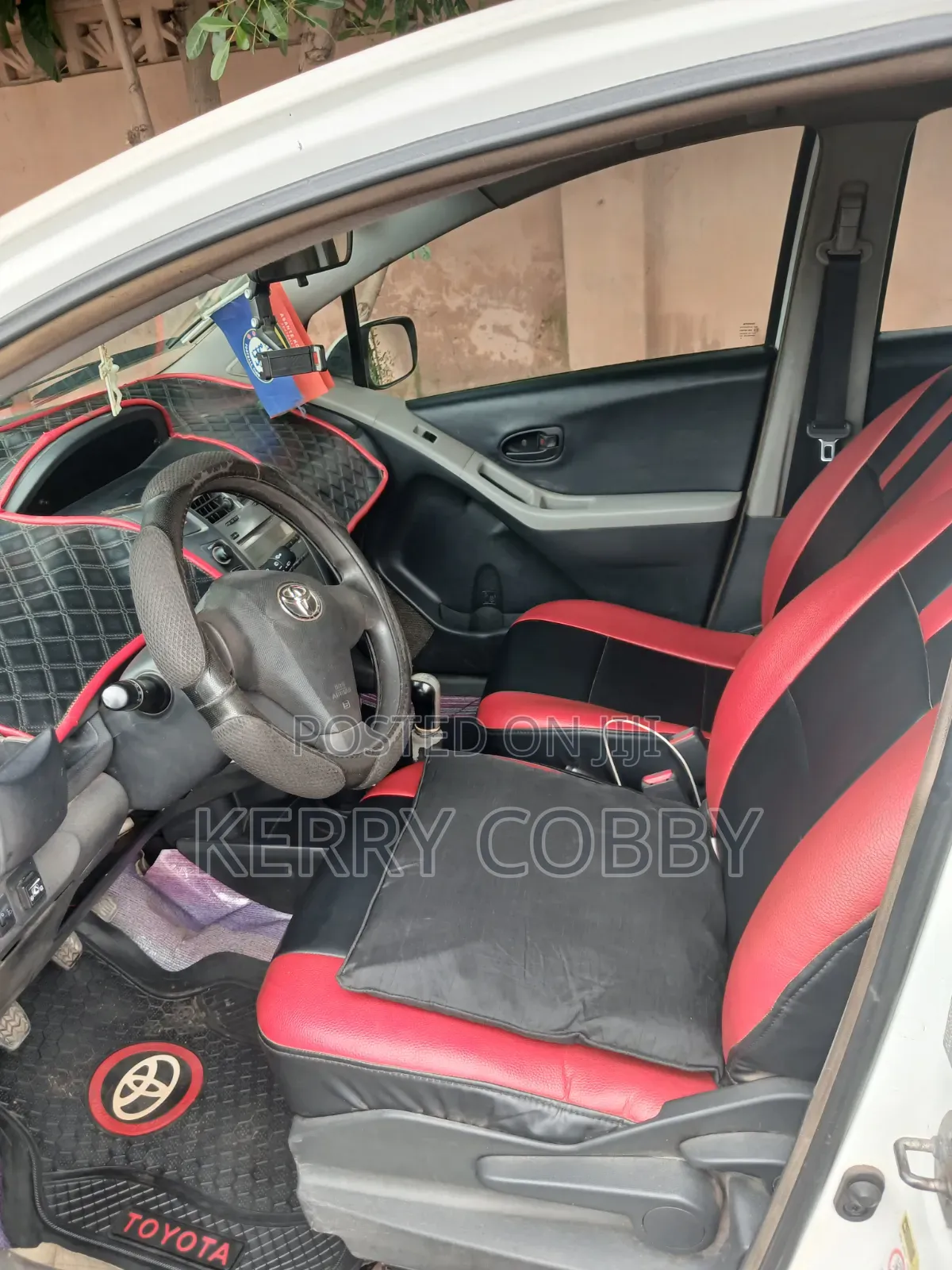 Toyota Yaris 2012 White