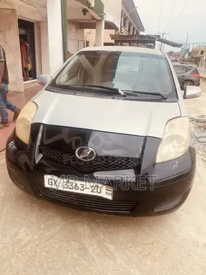Toyota Vitz 2013 Silver