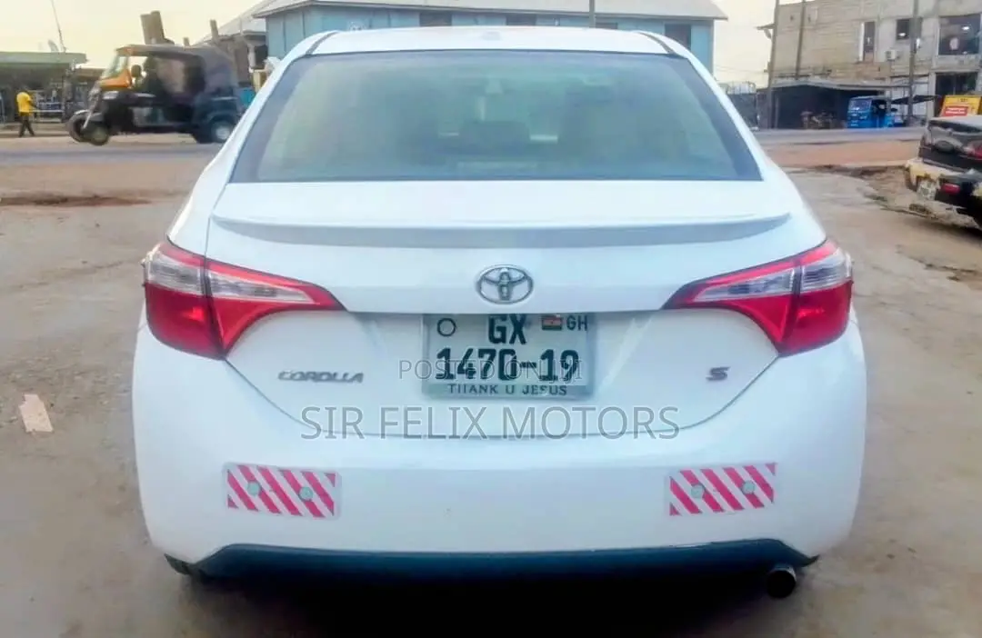 Toyota Corolla LE Eco Plus 4dr Sedan (1.8L 4cyl CVT) 2015 White