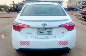 Toyota Corolla LE Eco Plus 4dr Sedan (1.8L 4cyl CVT) 2015 White