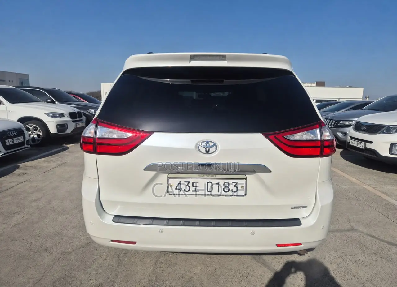 Toyota Sienna 2017 White