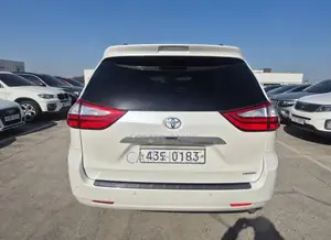 Toyota Sienna 2017 White