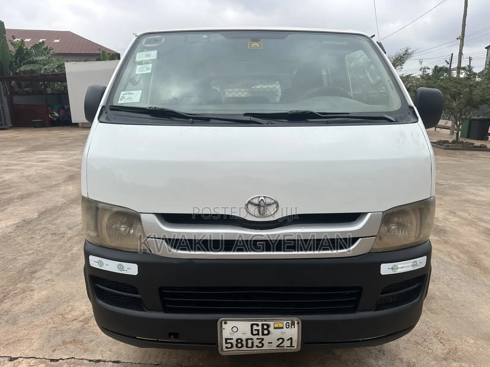 Toyota HiAce 2009 White