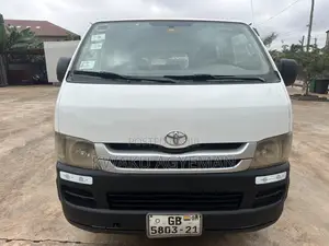 Toyota HiAce 2009 White