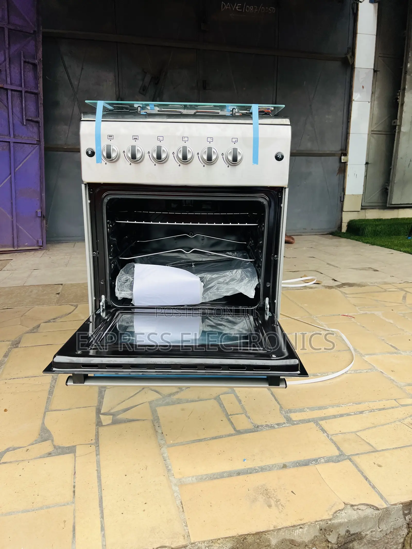 Brand New New Line 4burner 60/60 New Line Sliver