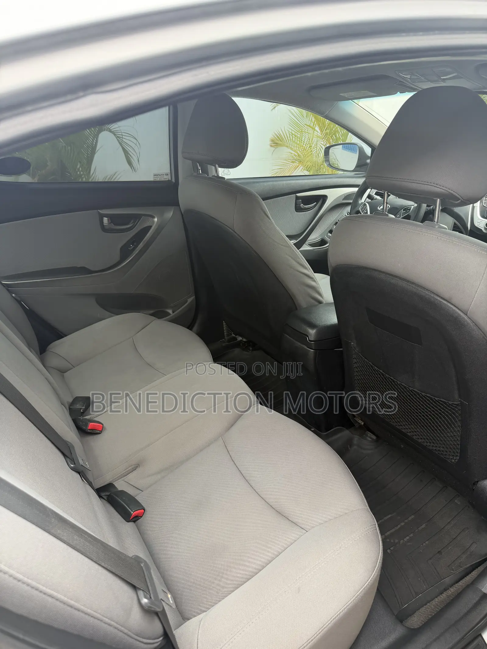 Hyundai Elantra SE 4dr Sedan (1.8L 4cyl 6A) 2014 Silver