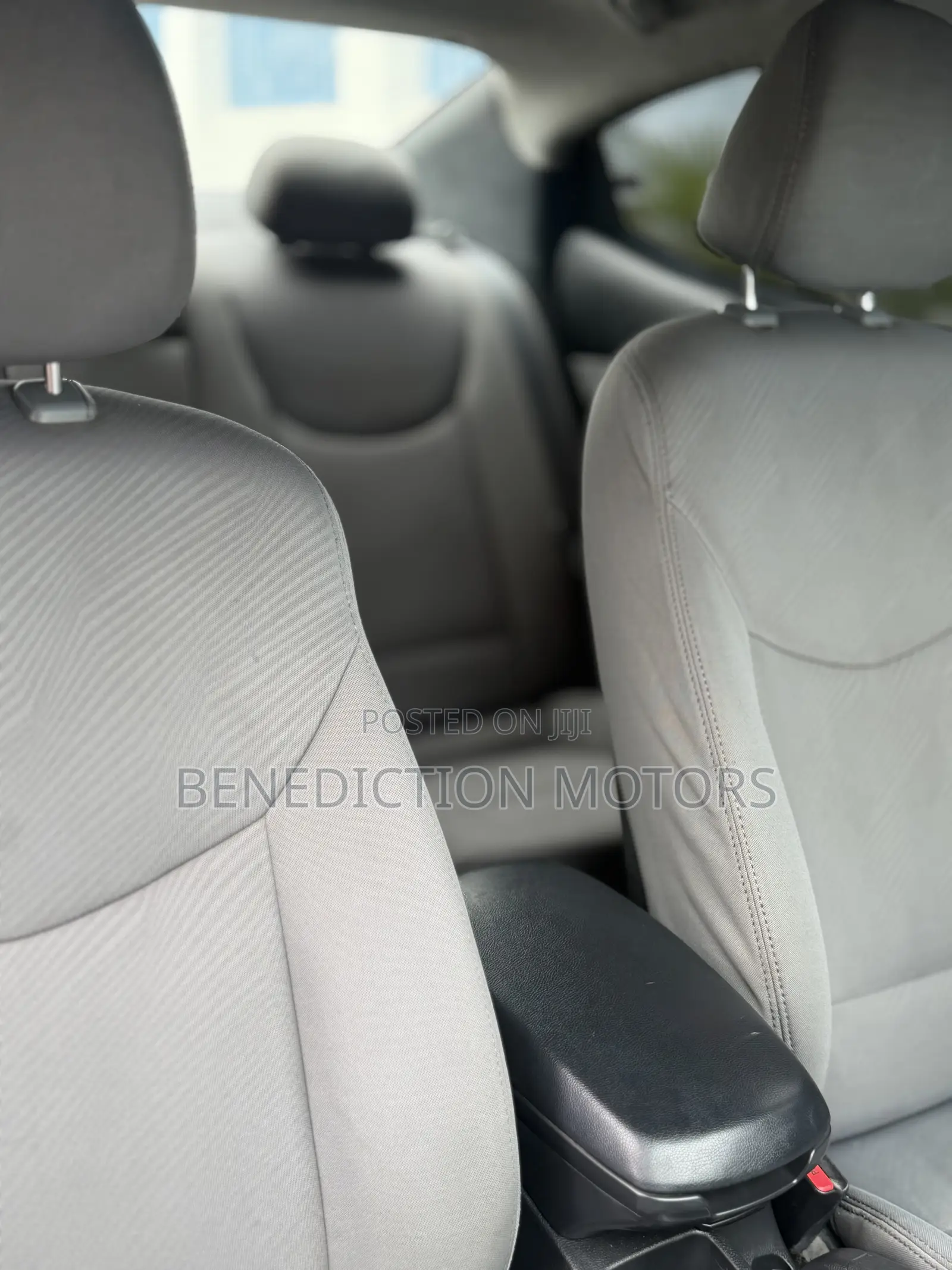 Hyundai Elantra SE 4dr Sedan (1.8L 4cyl 6A) 2014 Silver