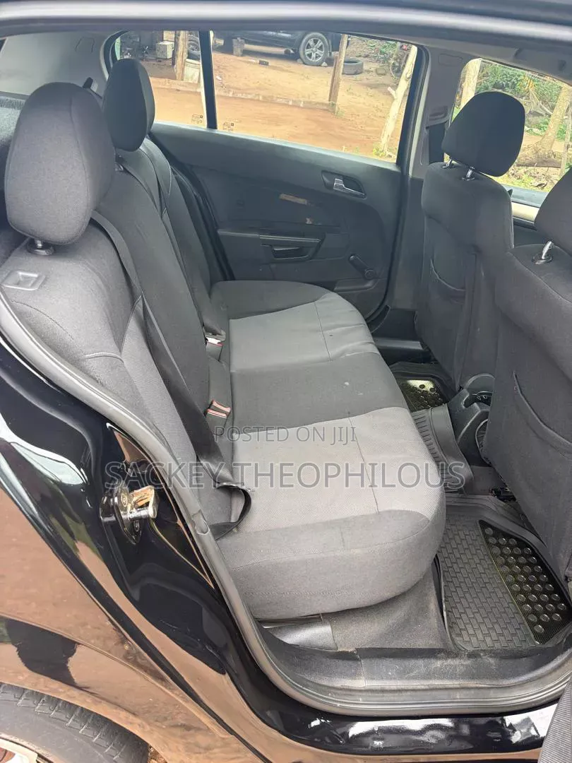 Opel Astra 2008 Black