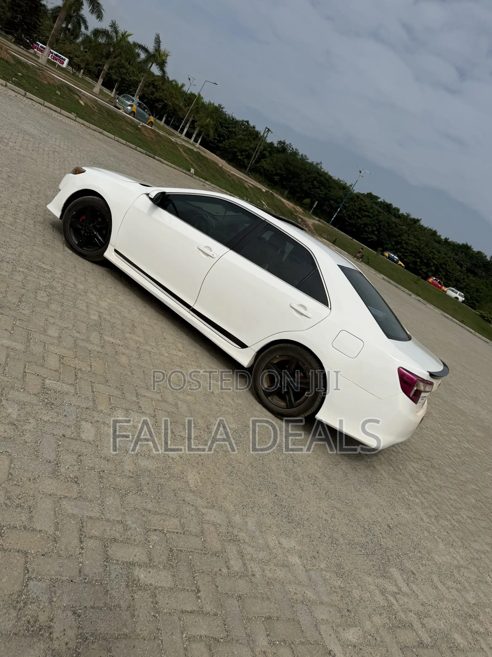 Toyota Camry SE Sport 4dr Sedan (2.5L 4cyl 6A) 2014 White