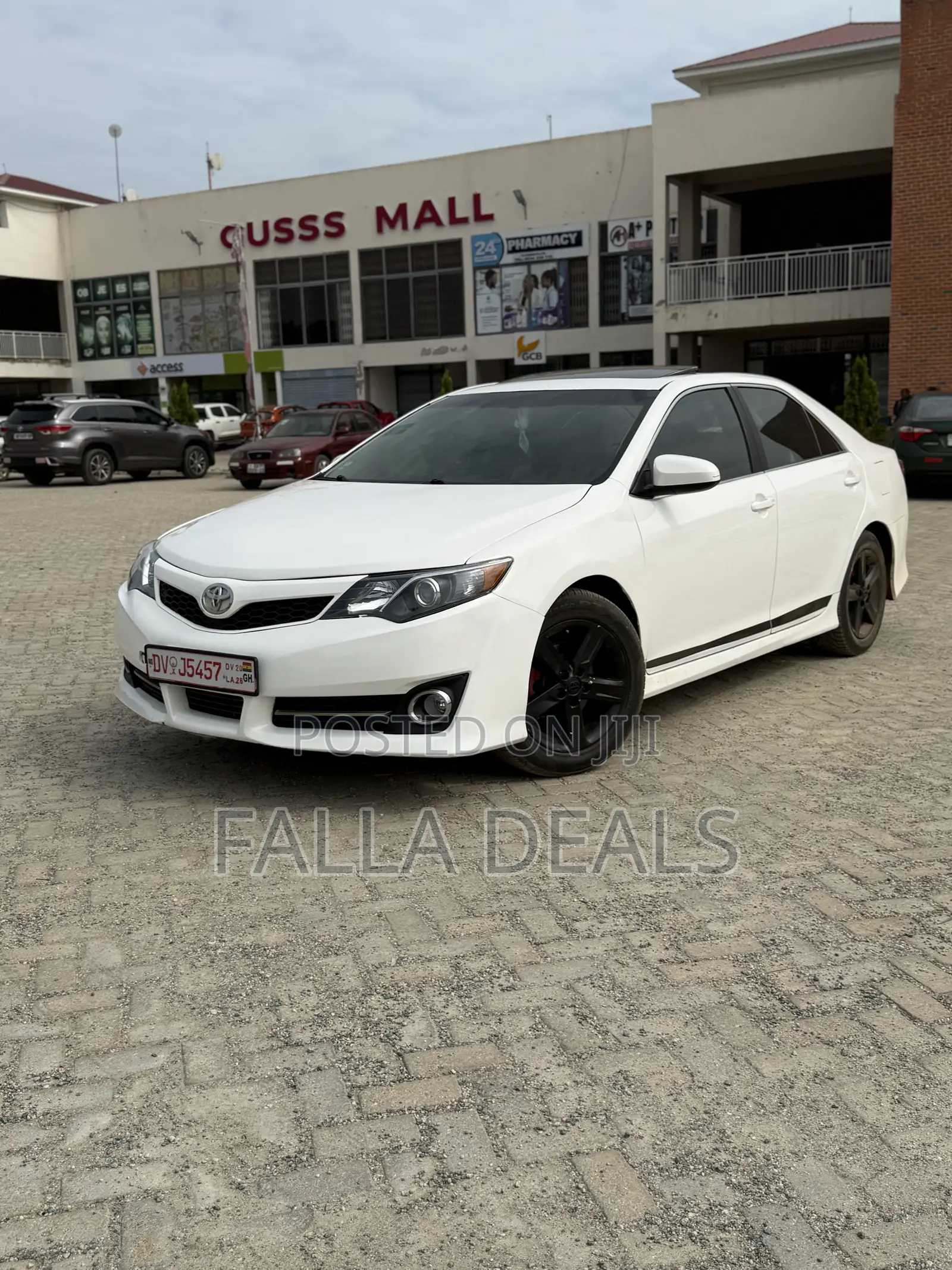 Toyota Camry SE Sport 4dr Sedan (2.5L 4cyl 6A) 2014 White