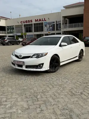 Toyota Camry SE Sport 4dr Sedan (2.5L 4cyl 6A) 2014 White